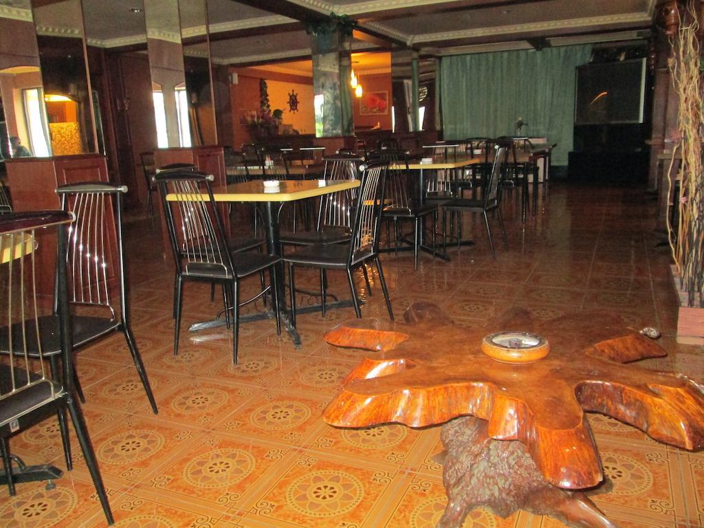 נקסר Hotel Istana מראה חיצוני תמונה