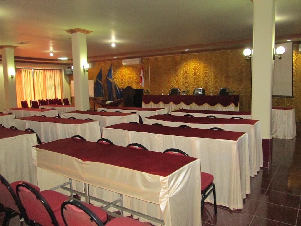 נקסר Hotel Istana מראה חיצוני תמונה