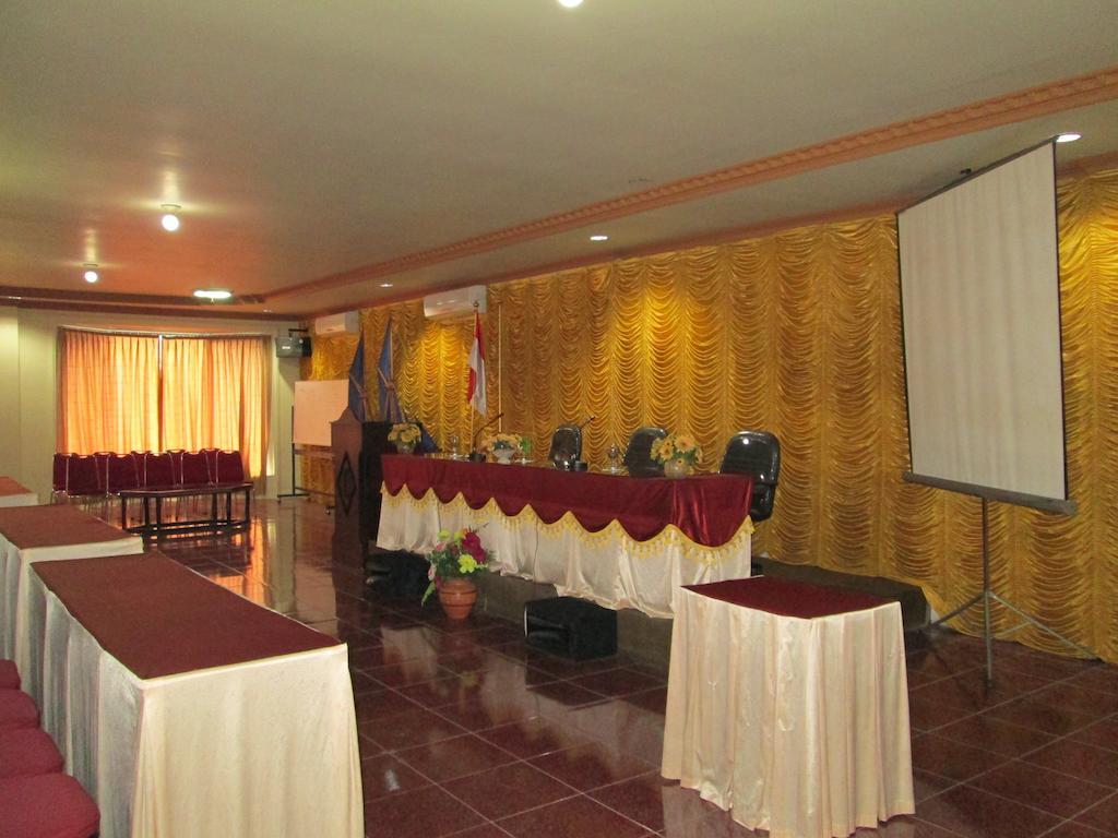 נקסר Hotel Istana מראה חיצוני תמונה